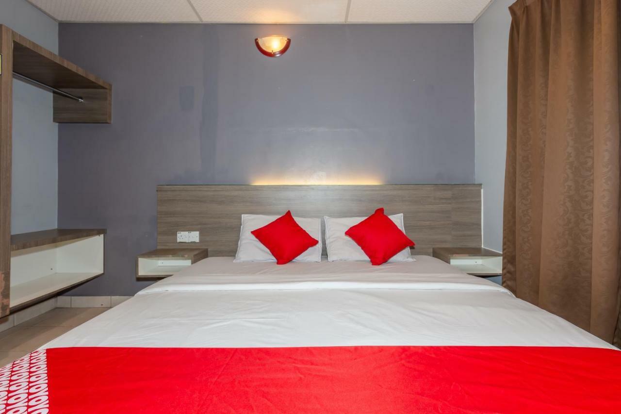 Oyo 1088 Yellow Mansion Banda Kaba Hotel Malacca Eksteriør bilde