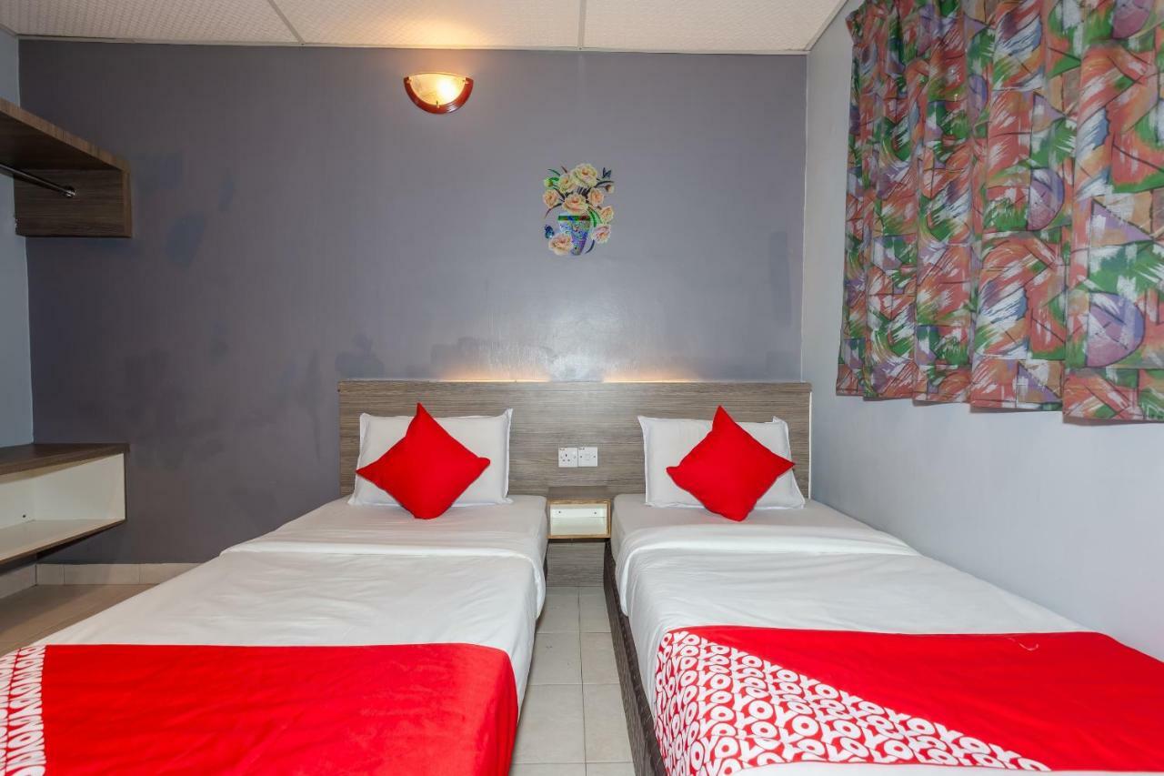 Oyo 1088 Yellow Mansion Banda Kaba Hotel Malacca Eksteriør bilde